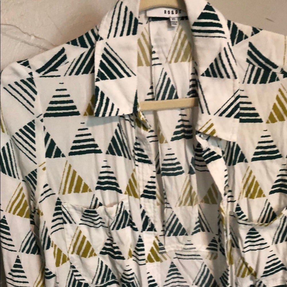 Geometric Patterned Button-Up Shirt - Picture 3 of 4